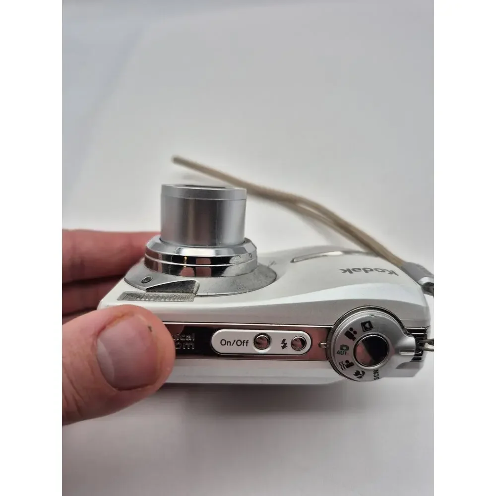 Kodak EasyShare C613 6.2 MP 3X Zoom Silver Digital Camera w/ 2GB SD Card Tested